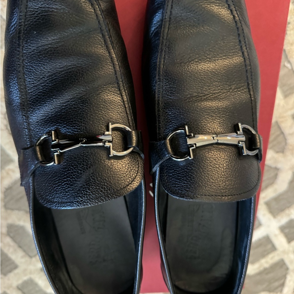 Men’s authentic Ferragamo shoe in the style Nowell.